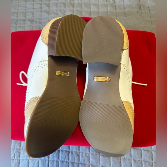 G.H. Bass & Co. Tan White Leather Heeled Oxford - Picture 4 of 7